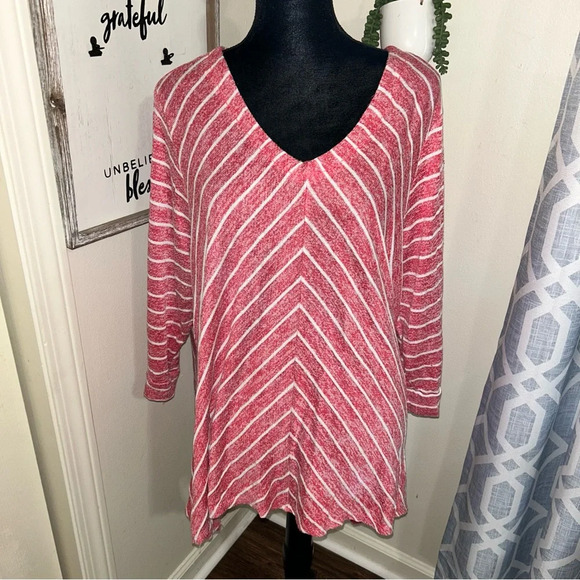 3/4 sleeve blouse with chevron pattern - Picture 1 of 5